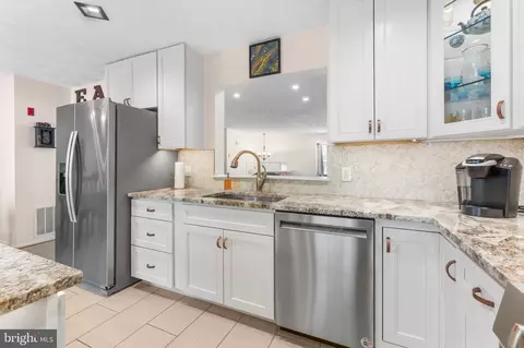 16418 Elysian Ln, Bowie, MD 20716 photo 9