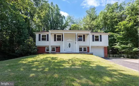 16203 Pointer Ridge Dr, Bowie, MD 20716 photo 1