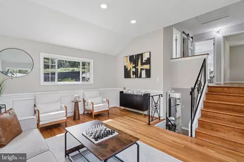 423 Saint Margarets Dr, Capitol Heights, MD 20743