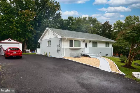 8008 Boundary Dr, District Heights, MD 20747