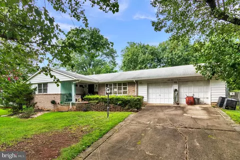 8802 Cipriano Ct, Lanham, MD 20706