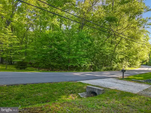 13314 Forest Dr, Bowie, MD 20715 photo 4