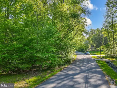 13314 Forest Dr, Bowie, MD 20715 photo 2
