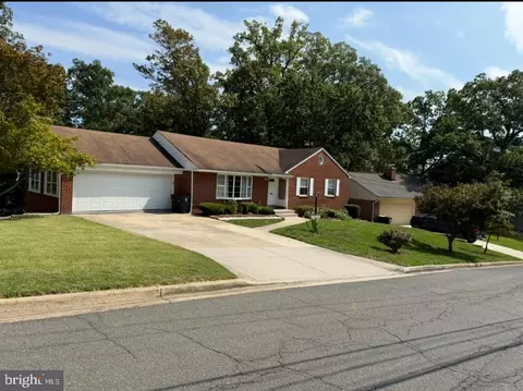7402 Lois Ln, Lanham, MD 20706