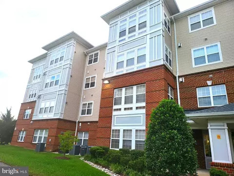 13216 Fox Bow Dr #403, Marlboro, MD 20774