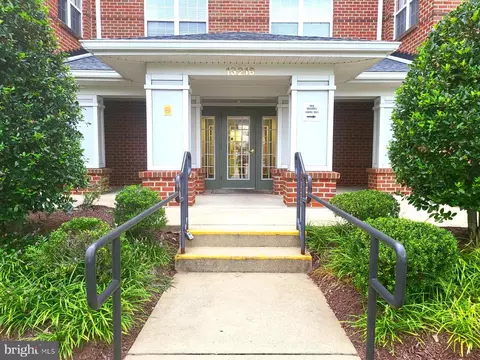 13216 Fox Bow Dr #403, Marlboro, MD 20774
