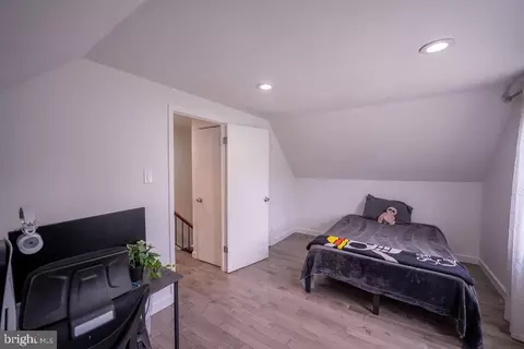 Bedroom - 12506 Rockledge Dr, Bowie, MD 20715 photo 3 of 4
