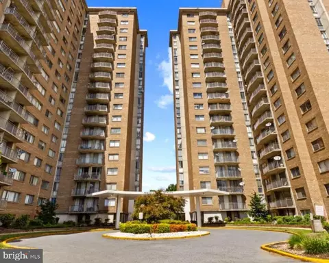 1836 Metzerott Rd #906, Hyattsville, MD 20783