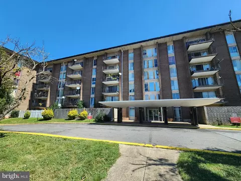 6011 Emerson St #514, Bladensburg, MD 20710