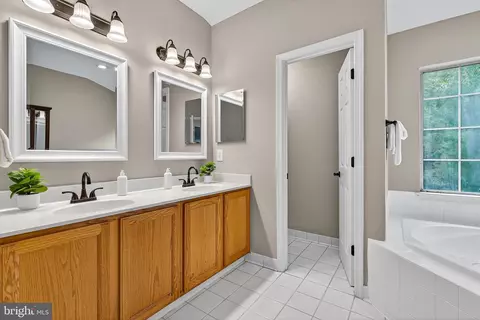 Bath - 10300 Ackerly Ter, Lanham, MD 20706 photo 1 of 2