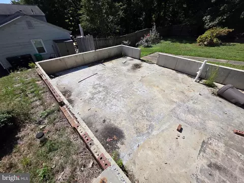 13100 Golden Oak Dr, Laurel, MD 20708 photo 4