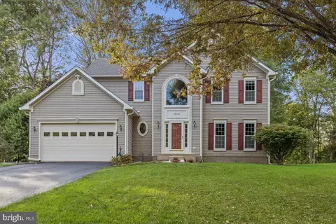 10107 Grandhaven Ave, Marlboro, MD 20772