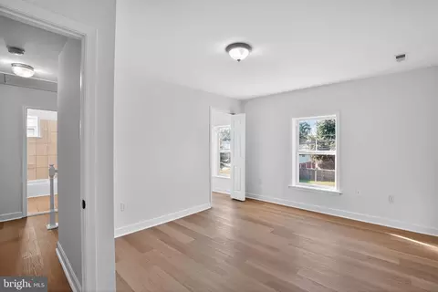 Entry Way - 1103 Montgomery St, Laurel, MD 20707 photo 3 of 8