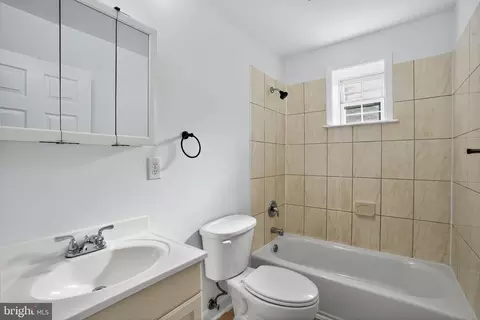 Entry Way - 1103 Montgomery St, Laurel, MD 20707 photo 6 of 8