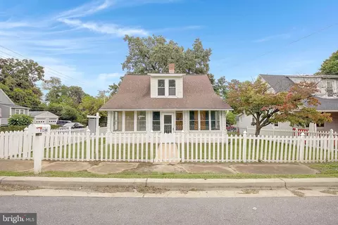 8711 Chestnut Ave, Bowie, MD 20720