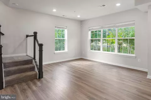 9628 Block St, Lanham, MD 20706 photo 4