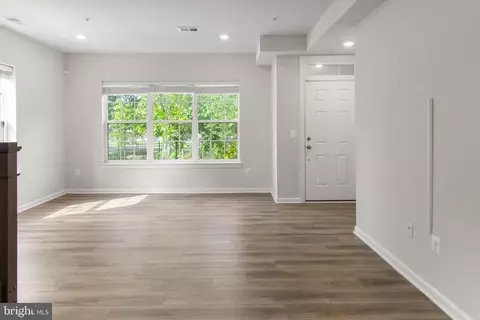 9628 Block St, Lanham, MD 20706 photo 5