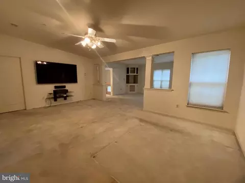 5802 Lawton Ct, Lanham, MD 20706 photo 23