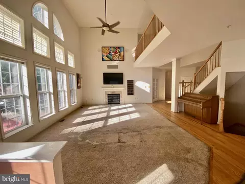 5802 Lawton Ct, Lanham, MD 20706 photo 4