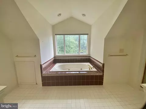 5802 Lawton Ct, Lanham, MD 20706 photo 28