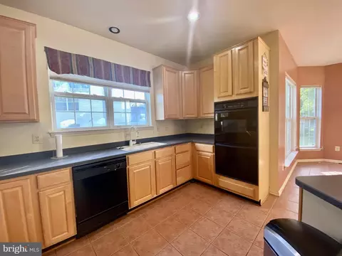 5802 Lawton Ct, Lanham, MD 20706 photo 11