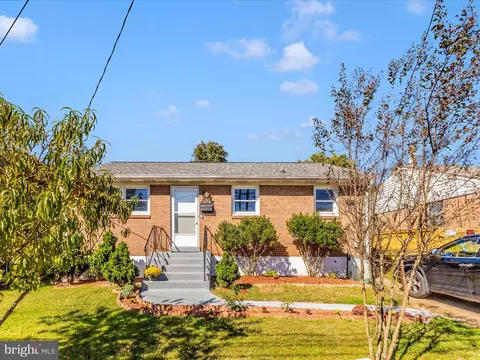 Exterior - 9018 3rd St, Lanham, MD 20706 photo 15 of 16