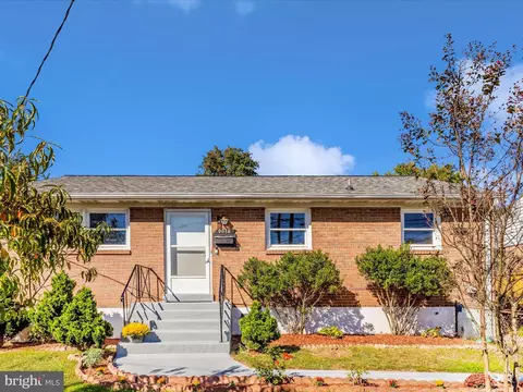 Exterior - 9018 3rd St, Lanham, MD 20706 photo 14 of 16