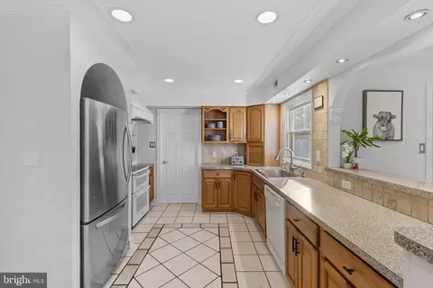 Entry Way - 3900 Corbin Pl, Bowie, MD 20715 photo 3 of 3
