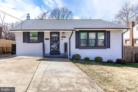 5303 Kenmont Rd, Oxon Hill, MD 20745