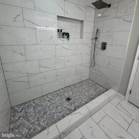 Bath - 9608 Underwood St, Lanham, MD 20706 photo 2 of 4