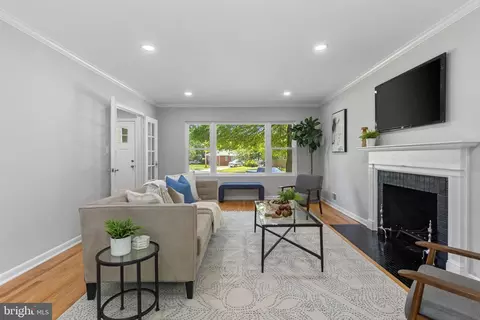 Living - 9608 Underwood St, Lanham, MD 20706 photo 4 of 4
