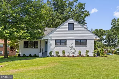 9608 Underwood St, Lanham, MD 20706