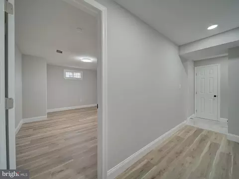 Entry Way - 401 Bryan Point Rd, Accokeek, MD 20607 photo 2 of 3