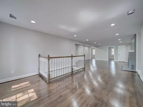 Living - 401 Bryan Point Rd, Accokeek, MD 20607 photo 6 of 9