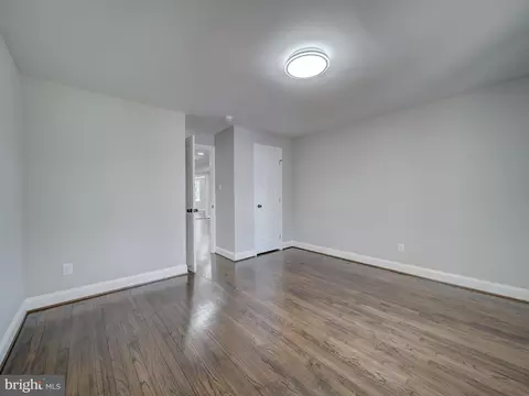 Bedroom - 401 Bryan Point Rd, Accokeek, MD 20607 photo 7 of 9