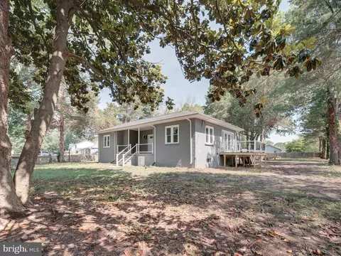 Exterior - 401 Bryan Point Rd, Accokeek, MD 20607 photo 2 of 5