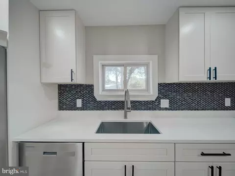 Kitchen - 401 Bryan Point Rd, Accokeek, MD 20607 photo 3 of 3
