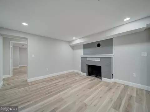 Living - 401 Bryan Point Rd, Accokeek, MD 20607 photo 8 of 9