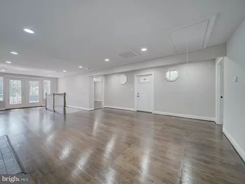 Living - 401 Bryan Point Rd, Accokeek, MD 20607 photo 1 of 9