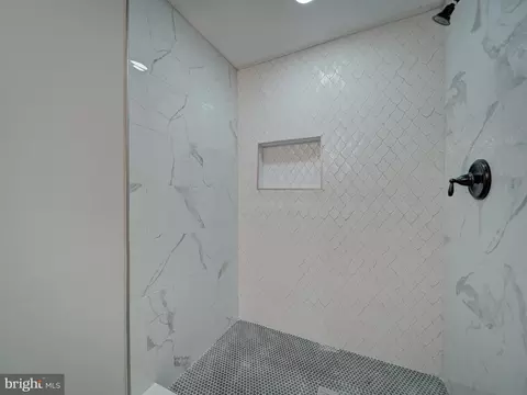 Bath - 401 Bryan Point Rd, Accokeek, MD 20607 photo 5 of 5