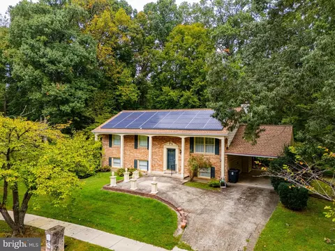 9910 Quiet Glen Ct, Marlboro, MD 20774