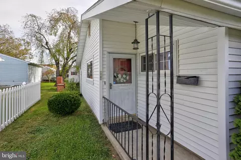 Exterior - 103 Irving St, Laurel, MD 20707 photo 12 of 15