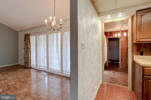 Entry Way - 103 Irving St, Laurel, MD 20707 photo 2 of 4