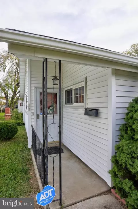 Exterior - 103 Irving St, Laurel, MD 20707 photo 13 of 15