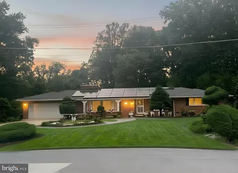 4910 Stan Haven Rd, Temple Hills, MD 20748