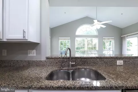 Kitchen - 7709 Killbarron Dr, Laurel, MD 20707 photo 4 of 5