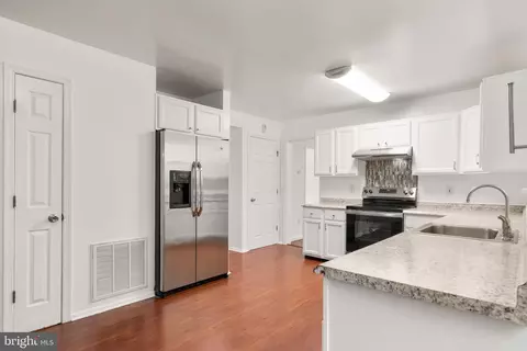 Kitchen - 9902 Fox Run Dr, Clinton, MD 20735 photo 3 of 3