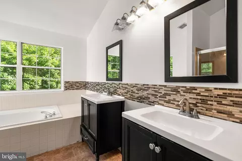 Bath - 9902 Fox Run Dr, Clinton, MD 20735 photo 1 of 2