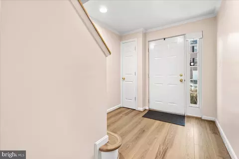 Entry Way - 8232 Dellwood Ct, Lanham, MD 20706 photo 3 of 8