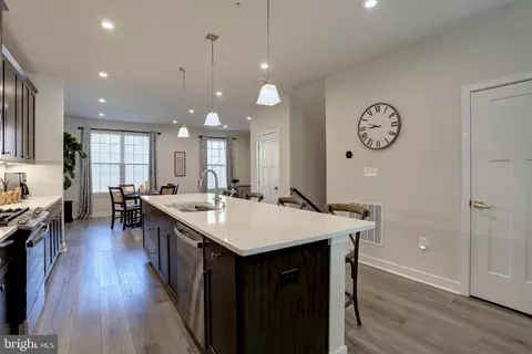 14847 Willow Run Ln, Laurel, MD 20707 photo 5